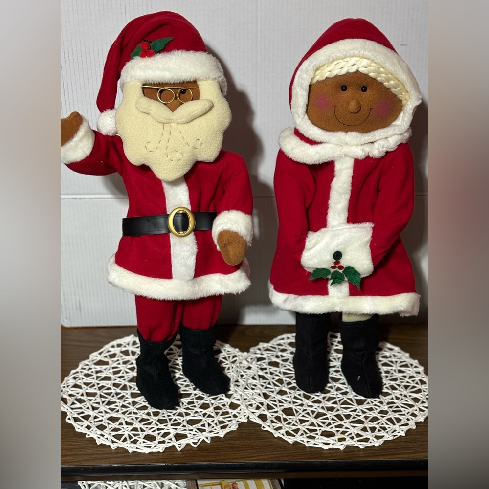 Christmas Mr & Mrs Santa Clause He says Welcome to our home she talks too
